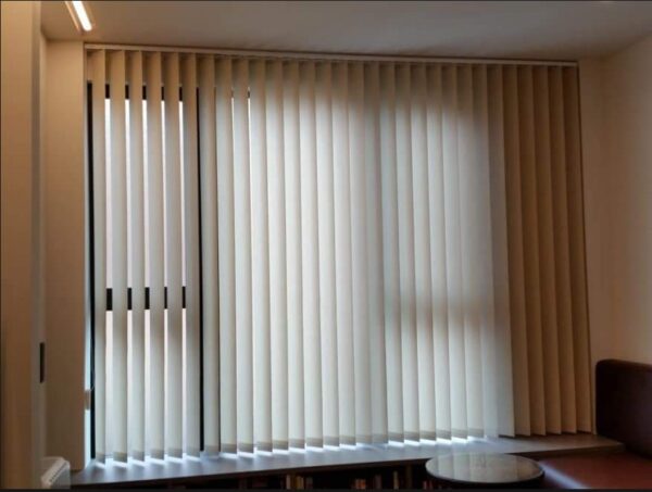 5 lý do bạn nên sử dụng rèm cửa blind - Khóa điện tử