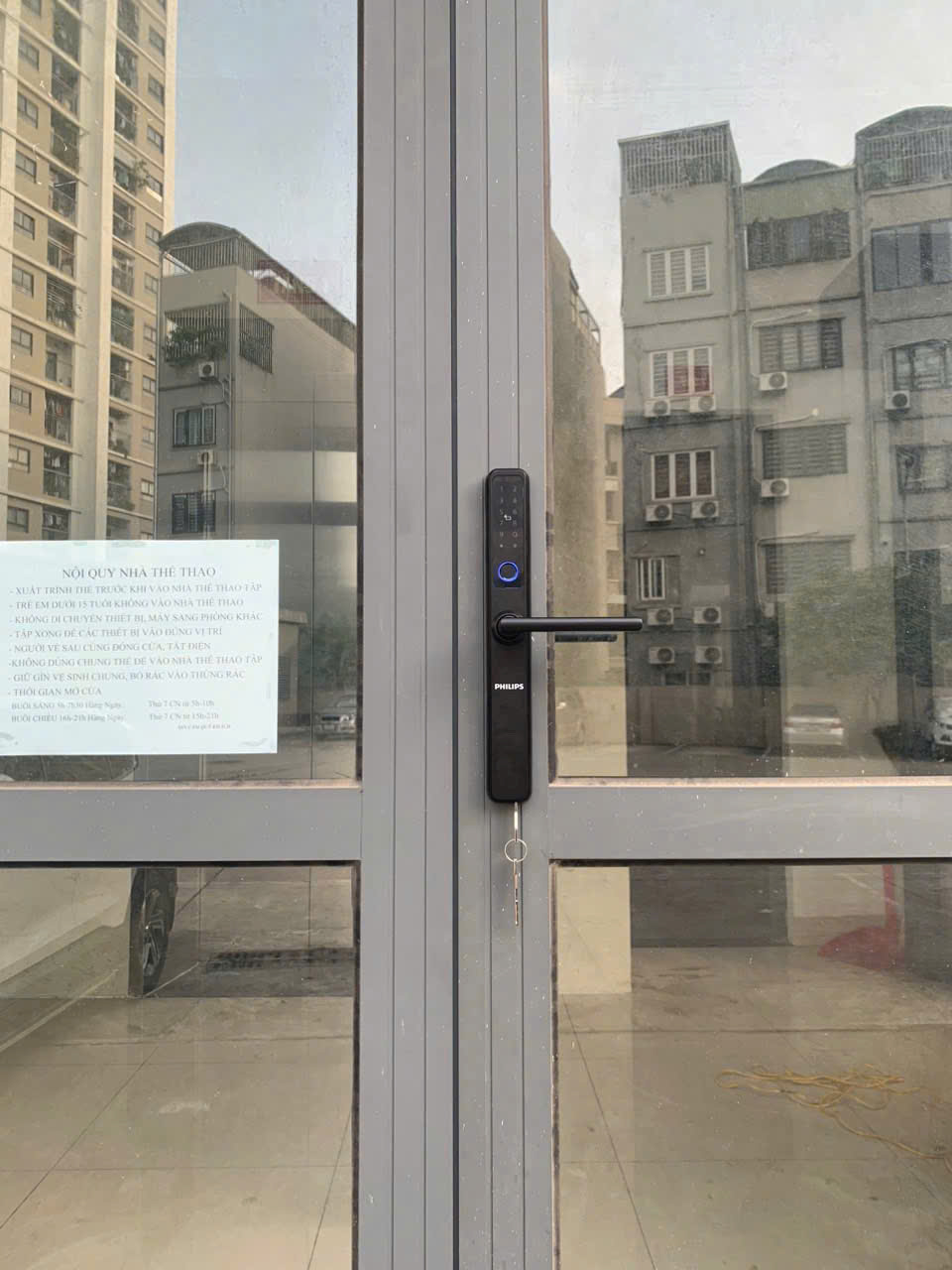 Khóa cửa nhôm vân tay Philips DDL608-5HWS 3 Khóa cửa nhôm vân tay Philips DDL608-5HWS - Ảnh 3